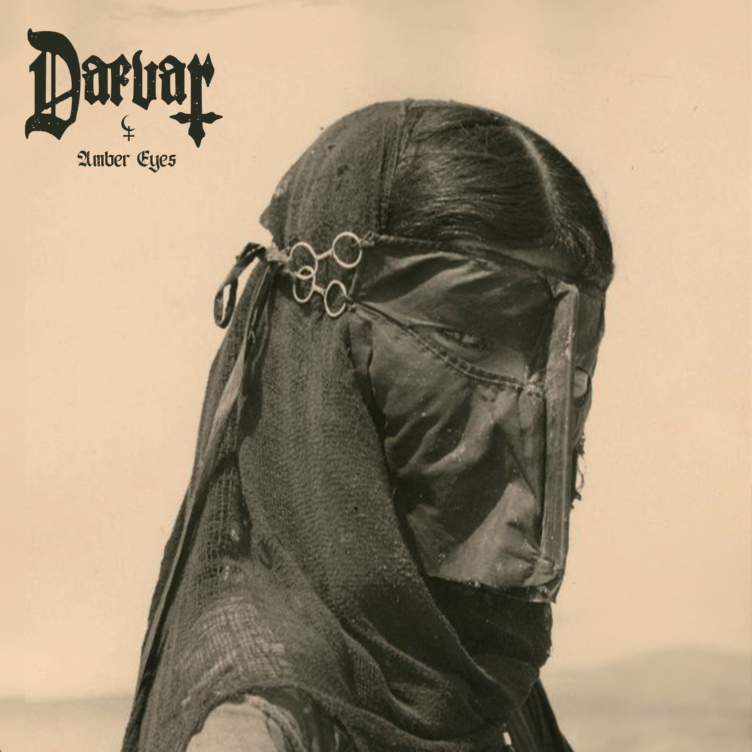 Daevar – Amber Eyes